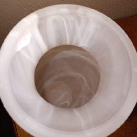 Frosted Swirl Glass Vase - Picture 3 of 7